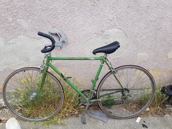 Predám retro Favorit, pôvodný nálezový stav. Cena: 100€ - 3