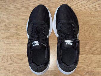 Tenisky Nike, 42 - 3