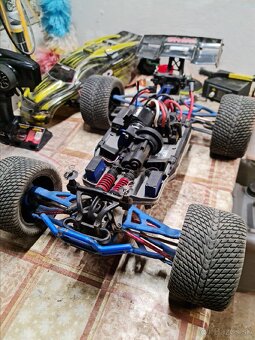 Traxxas E-Revo 1:8 - 3