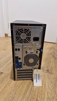 HP ProLiant Server Intel Xeon/32GB RAM - 3