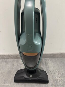 Predám tyčový vysávač zn. Electrolux - 3