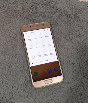 Samsung Galaxy A3 (7) - 3