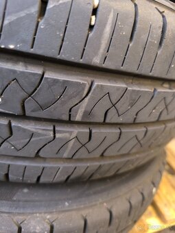 Predám letné pneu 195/60 R16 C - 3