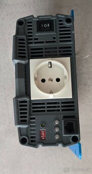 Invertor menič  napätia COTEK SP-700 - 3