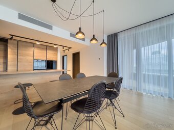 Prenájom 3 izbového bytu SKY PARK 81 m2, 2x parking - 3