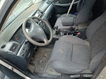Toyota Corolla COROLLA E12U 1,4 VVT-i - 3