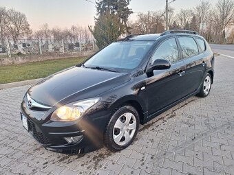 HYUNDAI I30 1,6 CRDI ROK 2012 - 3