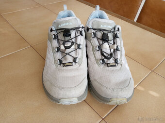 Damske outdoorove Gore-Texove botasky Lowa. - 3