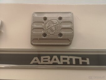 Abarth 500 set, prehové lišty a pedále pre automat 5744798 - 3