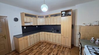 Exkluzívna Ponuka: Rodinný Dom s Obrovským Pozemkom a Potenc - 3