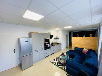 Prenájom priestrannej garzonky - 3