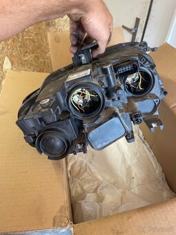 Svetlo na Audi a4 b8 - 3