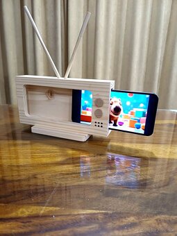 Drevený stojan na telefón - 3