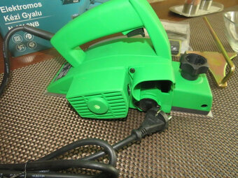 Predam novy elektr.hoblik THO,800 wattov - - - 3