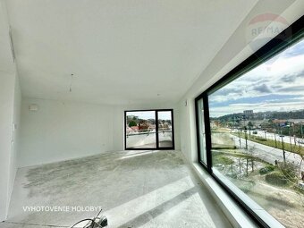SKOLAUDOVANÉ 3 izbový apartmán A8 s dvomi kúpeľňami a balkó - 3