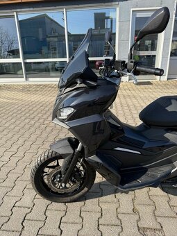 Aprilia SR-GT 125 - 3