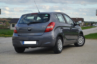 Hyundai i20 1.2 16V Benzín+LPG r.v.2012 1.majitelka v SR - 3