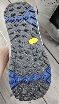 Snowboardové topánky BURTON Photon BOA – veľkosť 42 (EUR)
- 3