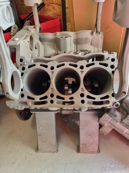 Stolik blok motora V6 - 3