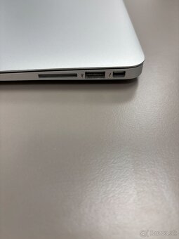 Apple MacBook Air 13" 2015 A1466 - 3