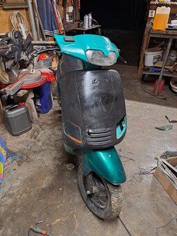 Predám nepojazdny skuter piaggio zip 50 - 3