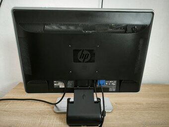 Monitor 21,6" - HP Pavilion w2216v - 3