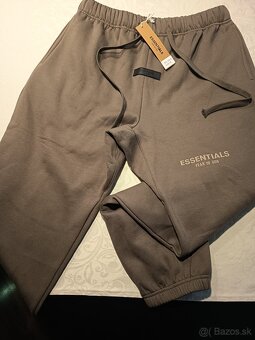 ESSENTIALS - 3