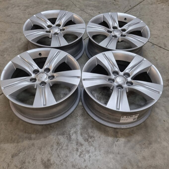 Hliníkové disky 5x114,3 R17 6,5J ET35 - 3