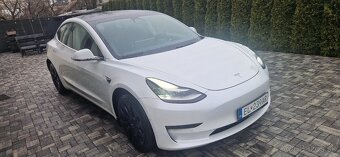 Predám Tesla model 3 long range 4x4 SoH 91% - 3