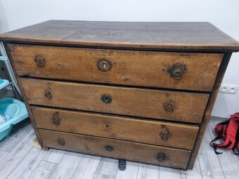 Starožitná komoda - 3
