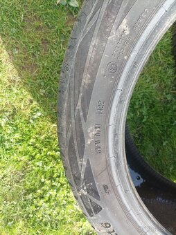 235/45R18 - 3