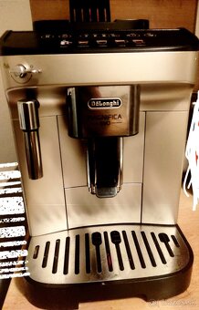 Predám kávovar de longhi magnifica evo - 3