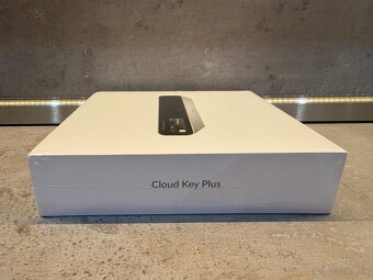 Ubiquiti Cloud Key+ G2 controller - 3