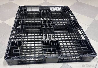 Plastové palety 120x100x12 cm - 3