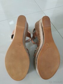 Hnedé kožené sandále - 3