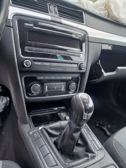 Rozpredám škoda Superb 2 combi 1.6Tdi 77kw 2012 - 3