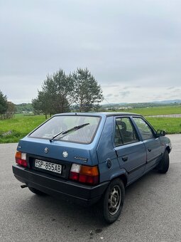 Predám Škodu Favorit 1993 – 98 000 km, nová STK a EK - 3