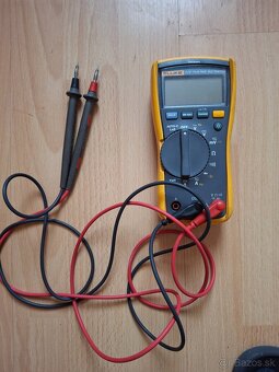 Multimeter Fluke 117 - 3