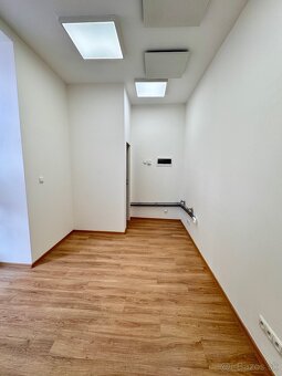 Obchodné priestory na prenájom, centrum mesta Poprad - 3