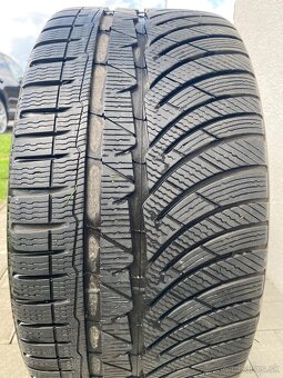 255/35 R19 - 3