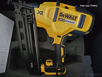 Predám bezuhlíkovú klincovačku DeWALT - 3