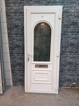 Plastové dvere č.189. 84x206cm P - 3