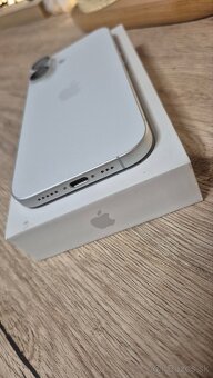 Apple IPhone 17 256gb biely - 3