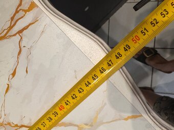 PREDÁM TENTO ŠEDÝ STOLÍK - 3