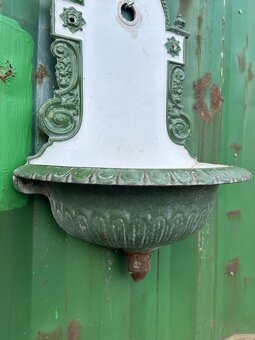 Liatinové nástenné umývadlo - 3