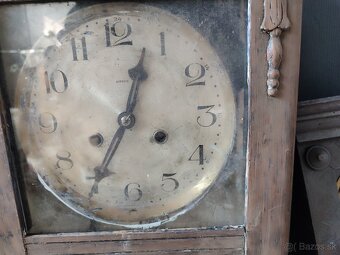Staré nefunkčné hodiny - 3