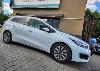 Kia Cee´d 1.6-NAVI-KAMERA-TOP VÝBAVA - 3