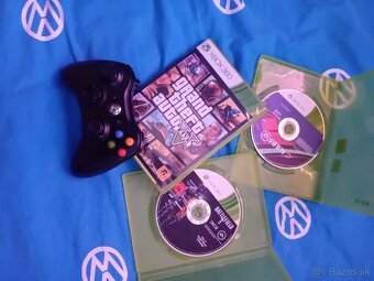 Xbox 360 e - 3
