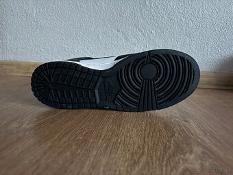 Nike Dunk High “Panda” - 3