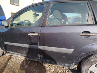 Rozpredám Ford fiesta 1.4 50kw 2005 - 3